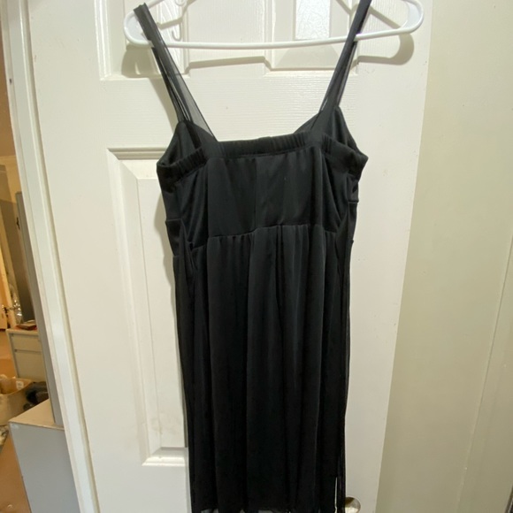 black dress - Picture 9 of 12